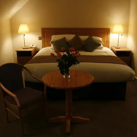 فندق Deebert House 3*