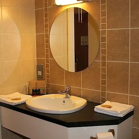 Deebert House 3*