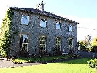 Deebert House 3*