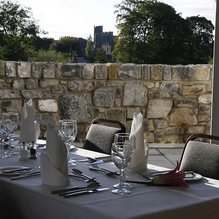 Deebert House 3*