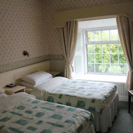 فندق Deebert House 3*