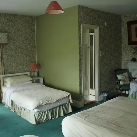 Deebert House 3*
