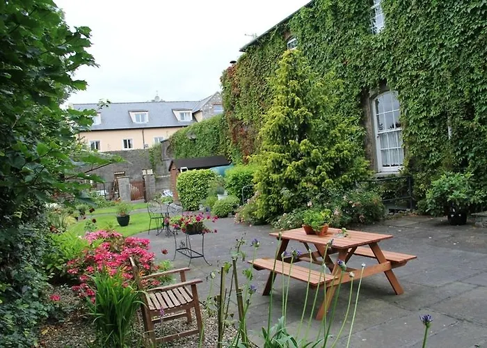 Hotel Deebert House 3*