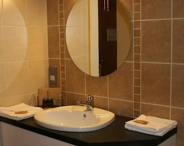 Hotel Deebert House 3*